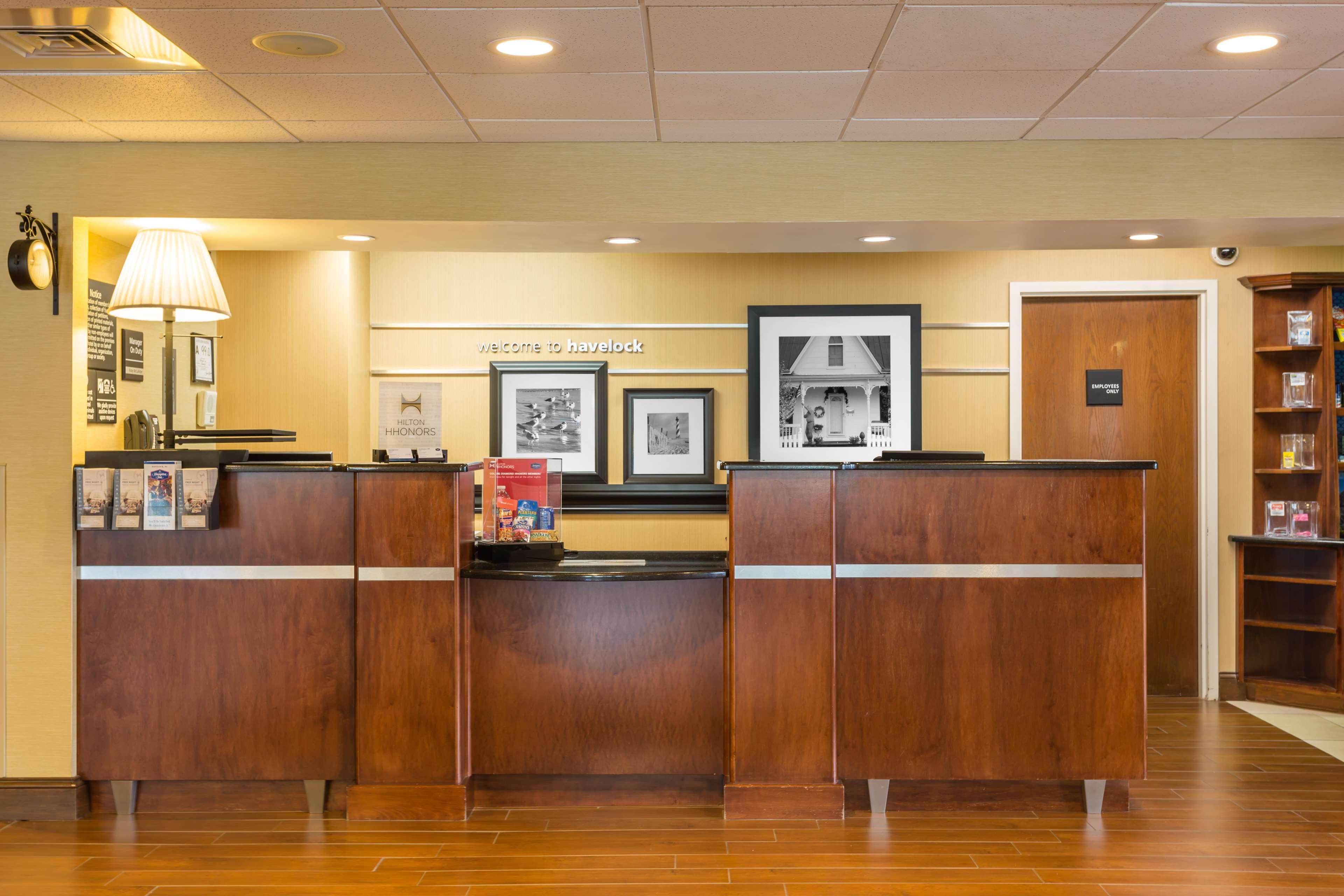 Hampton Inn Хавелок Екстериор снимка