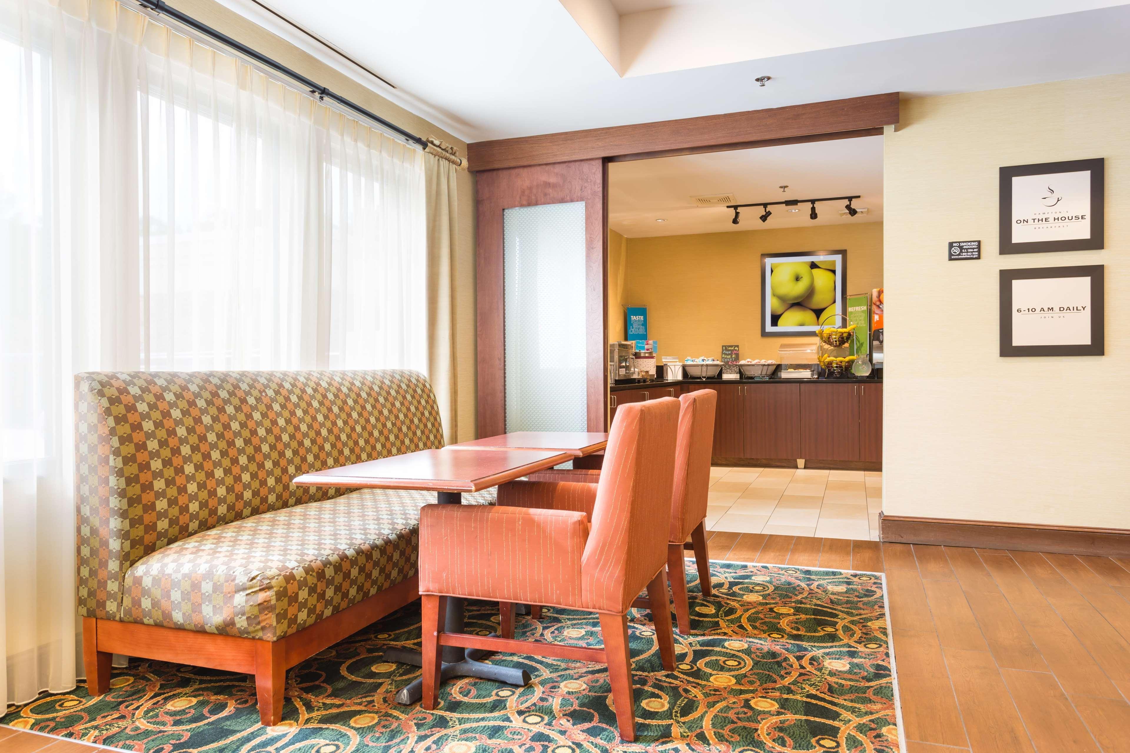 Hampton Inn Хавелок Екстериор снимка
