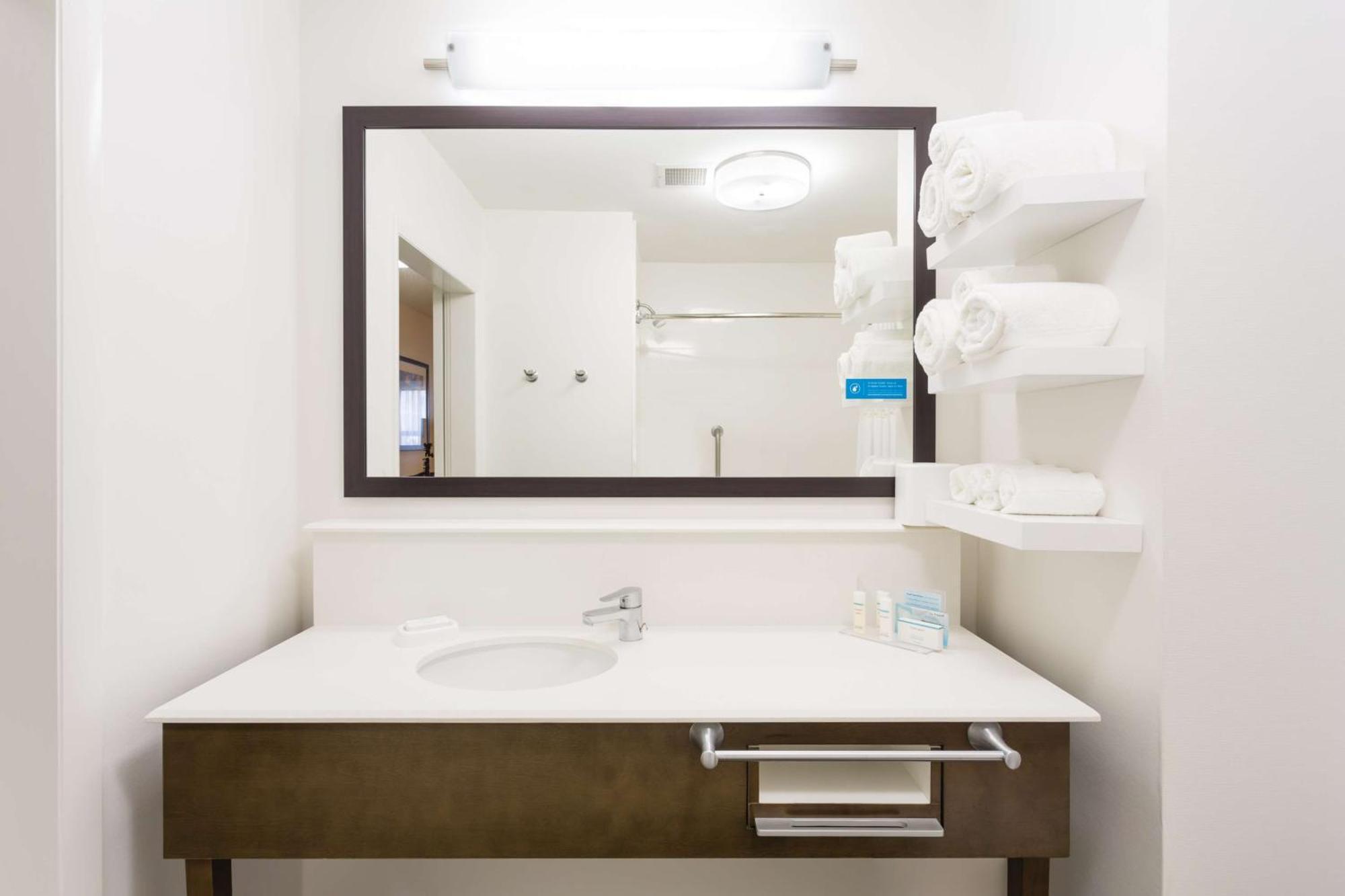 Hampton Inn Хавелок Екстериор снимка